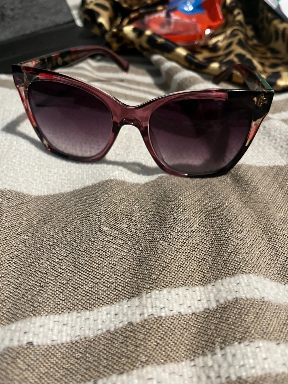 Women's Cat-Eye Sunglasses in Plum Gradient